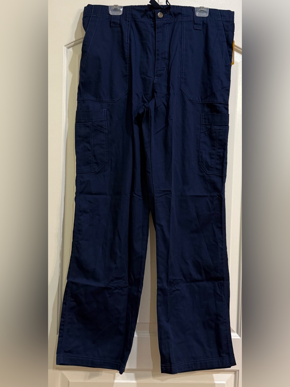 Carhartt classic fit Ripstop boot cut 8 pocket cargo pants. Large tall